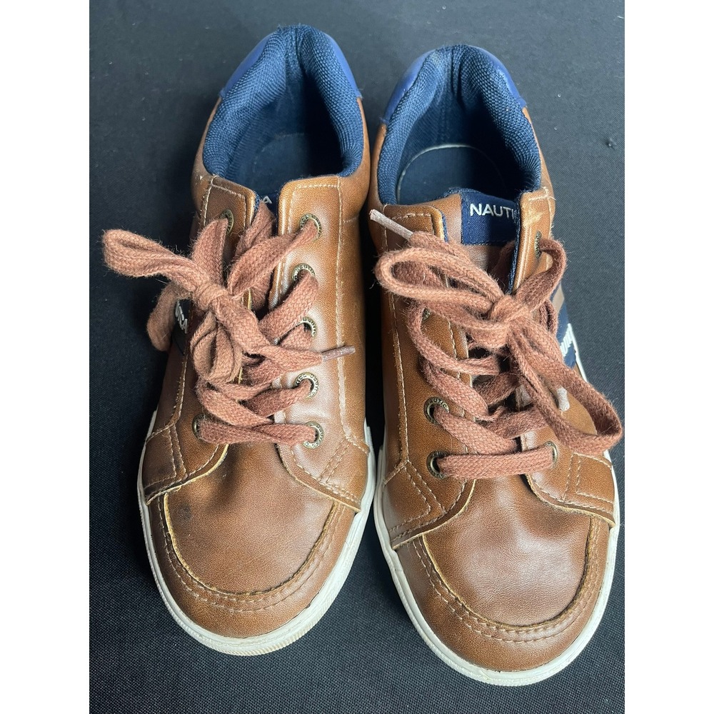 Nautica Youth 3 Brown Faux Leather Low Top Sneakers Navy Blue Accents Lace Up‎